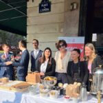 Inès de La Fressange Instagram - merci à tous ceux qui sont venus au petit déjeuner @mecenatcardiaque et merci à la générosité du @cafedelapaixparis . C’est toute la semaine .#mecenatchirurgiecardiaque #lespetitsdejeunersducoeur #bonnecause