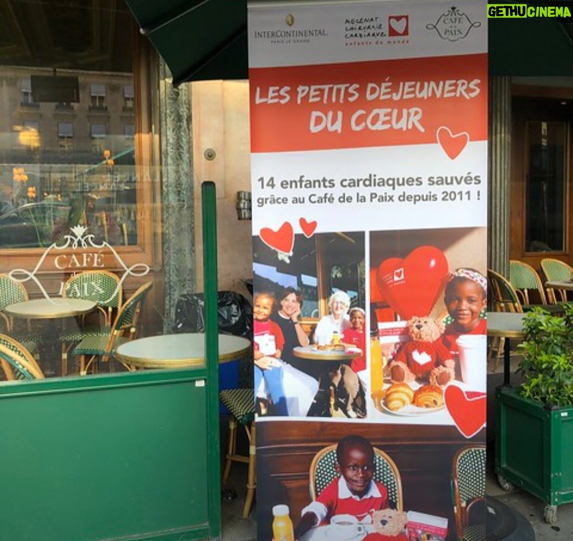 Inès de La Fressange Instagram - Demain matin ( mardi) j’irai vendre des petits déjeuners à 9hrs au profit de @mecenatcardiaque (6€) au @cafedelapaixparis , j’aimerais bien que tu viennes si tu es à Paris #bonnecause #mecenatchirurgiecardiaque #sauvezunenfant #placedelopera #paris ♡