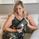 Inés Palombo Instagram – Les comparto mis infaltables… los de ustedes cuales son?
Y si son mamás no me pueden negar que variaaaas veces les paso esto 😅
Mi cartera hermosaaaa la consiguen en @kabuki.ar
Look @justaosadia
#infaltables #cartera #mama #bebe #mascotas #look