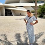 Inés Palombo Instagram - Para este viaje de 40 días lo que más me importaba era estar cómoda y por suerte lo conseguí 🙋‍♀️ Como ven prioricé las zapatillas, cartera práctica, accesorios funcionales y siempre un abrigo no molesto. Les comparto varios de los looks 😊 Con cuál se quedan? Gracias @nico.ugarte sos el mejor fotógrafo del 🌎 (después de Felipe 😅) #turismo #viaje #trip #look #outfit