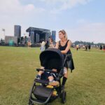 Inés Palombo Instagram - Un poco de lo que fue el @lollapaloozaar este año… Especial porque tocaron mis cuñados @_babeblade_ y @guachobleu y la rompieron, y Feli no paró un segundo con sus primos 🤍 (las últimas fotos no tienen desperdicio ☺️). Total look @justaosadia #lollaar #lollapalooza #festival #bebe #familia #look
