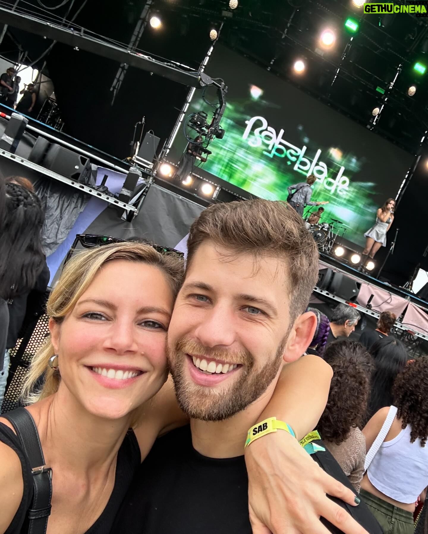 Inés Palombo Instagram - Un poco de lo que fue el @lollapaloozaar este año… Especial porque tocaron mis cuñados @_babeblade_ y @guachobleu y la rompieron, y Feli no paró un segundo con sus primos 🤍 (las últimas fotos no tienen desperdicio ☺️). Total look @justaosadia #lollaar #lollapalooza #festival #bebe #familia #look