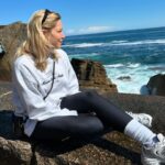 Inés Palombo Instagram - Para este viaje de 40 días lo que más me importaba era estar cómoda y por suerte lo conseguí 🙋‍♀️ Como ven prioricé las zapatillas, cartera práctica, accesorios funcionales y siempre un abrigo no molesto. Les comparto varios de los looks 😊 Con cuál se quedan? Gracias @nico.ugarte sos el mejor fotógrafo del 🌎 (después de Felipe 😅) #turismo #viaje #trip #look #outfit