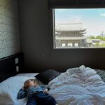 Inés Palombo Instagram - En Kyoto, una ciudad imperdible, recomendamos estar al menos 3 días. Nos hospedamos en el @hotel_kuu_kyoto, con una ubicación perfecta, a poquitas cuadras de la estación central de trenes y con esta vista soñada. Tiene también un onsen, que fue genial vivir la experiencia! Tienen idea de qué es? (Ya se los voy a mostrar bien en un próximo reel 😉). #kyoto #japon #hotel #turismo #viajar