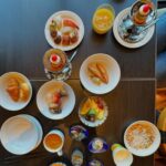 Inés Palombo Instagram - En Kyoto, una ciudad imperdible, recomendamos estar al menos 3 días. Nos hospedamos en el @hotel_kuu_kyoto, con una ubicación perfecta, a poquitas cuadras de la estación central de trenes y con esta vista soñada. Tiene también un onsen, que fue genial vivir la experiencia! Tienen idea de qué es? (Ya se los voy a mostrar bien en un próximo reel 😉). #kyoto #japon #hotel #turismo #viajar