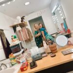 Inés Palombo Instagram - Desde chiquita amaba “el olor al teatro” y esa pasión se renueva hoy con este estreno! 🤍 Me sumé a “Los Bonobos” de @rgbredes en @elnacionalsancorseguros y no puedo estar más feliz!!! Gracias a @manu.pal @albertonegrinlong @gustavoyankelevichok por confiar, a todo el elenco y equipo por abrirme las puertas y hacerme sentir tan cómoda, y a la mejor hinchada del mundo! Los amo! A disfrutar con todos los sentidos! Esto recién empieza! Los esperamos de jueves a domingos, entradas por @plateanet Las fotos divinas que me acompañan en el camarín son de @artepolaroid Los accesorios son de @lovelolaaccesorios Y al final les comparto una partecita de la hermosa nota que me hizo @peralta_nico