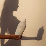 Inês Aguiar Instagram - #Pub Principalmente no verão, tudo o que quero para a minha pele resume-se a proteção e hidratação! E a @biotherm consegue garantir-me exactamente isto, com o hidratante de rosto Aquasource Hyalu Plump gel, com frações de plankton garante 48 de hidratação em profundidade. O icónico Lait coporel é uma loção corporal que ajuda a pele a reencontrar imediatamente um toque suave e a restaurar a barreira protetora da pele. E tem um cheirinho a cítricos que fica por onde passamos. E claro, os solares biotherm waterlovers, que protegem a pele da radiação solar e em simultâneo a saúde dos oceanos devido ao seu packaging 100% reciclado. #WaterLovers #SkincareRoutine