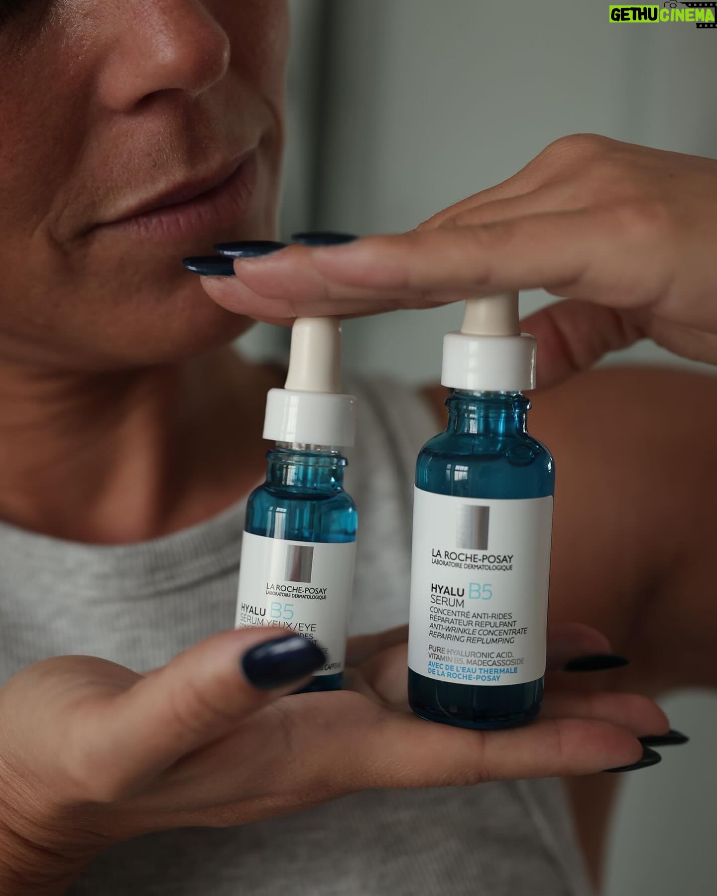 Inês Aires Pereira Instagram - Pub A primeira coisa que faço ao acordar, e a última que faço antes de ir dormir! É um pequeno grande truque para estar com boa figura depois das tareias que levo com as rotinas do dia-a-dia é esta dupla da Gama HyaluB5 @larocheposay , Sérum para o Rosto e para o Contorno dos Olhos. Vão por mim! #larocheposay