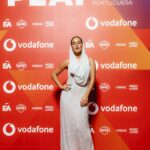 Inês Aires Pereira Instagram - Olha que noite bem passada a premiar a música portuguesa! Obrigada @playpremiosdamusicaportuguesa pelo convite! Agora vamos ao look DRAMÁTICO: Styling @ritaprietoalves_styling Custom-made dress @atelier_prata Sapatos @aldo_shoes Pulseira @tousjewelry Makeup @raquelestevens Hair @madmoisellehairstylist @griffehairstyle PHOTOS @afonsodbatista AMEI 💫