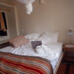 Inês Castel-Branco Instagram - Passei um fim de semana de sonho no @nomademelides. A minha amiga Madalena, daquelas amigas desde miúda que é incrível e que nunca me vai falhar, comprou este sítio lindo e recebe como só ela e a família sempre nos habituaram. Cada cantinho é mágico com verde e espécies diferentes por todo o lado. Com especial atenção à sustentabilidade ,os pormenores de cada quarto e o conforto e bom gosto valem a visita mesmo que não a conheçam. Sou suspeita mas acho que deviam lá ir. ❤️