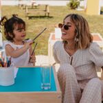 Inês Gutierrez Instagram - Se há coisa que me faz bem à cabeça é ser criança com a minha filha.❤️ Nestas coisas ela é, sem dúvida, a minha melhor companhia, o meu melhor público e a minha gargalhada favorita. E aprendemos tanto, a brincar, juntas 🥹 Passámos um bonito dia da criança mas, para mim, será sempre bebé.🥲 • #diadacriança #parasemprebebé #sercrianca #serfeliz #brincar #foreverbaby