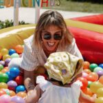 Inês Gutierrez Instagram - Se há coisa que me faz bem à cabeça é ser criança com a minha filha.❤️ Nestas coisas ela é, sem dúvida, a minha melhor companhia, o meu melhor público e a minha gargalhada favorita. E aprendemos tanto, a brincar, juntas 🥹 Passámos um bonito dia da criança mas, para mim, será sempre bebé.🥲 • #diadacriança #parasemprebebé #sercrianca #serfeliz #brincar #foreverbaby