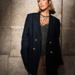Inês Gutierrez Instagram – Já não são horas de fazer posts, mas também já não horas de se estar a trabalhar e eu ainda estou 😎🤭. @carlos_gil_designer este meu look foi muito elogiado e, o mais importante, senti-me linda!! Mais uma vez, a conhecer as tendências pela @lisboafashionweek, mas, hoje, com um sabor especial: a aplaudir o maior bonitão que esteve a desfilar. @joao.montez Sabia bem que não ias tropeçar…

Styling: @dianarconceicao @styledby_raquel @showpress.pressoffice 
Shoes: @aldo_shoes 
Make up: @andreiadealmeidamua 
@mais.que.uma
📷: @luismoreira.lm