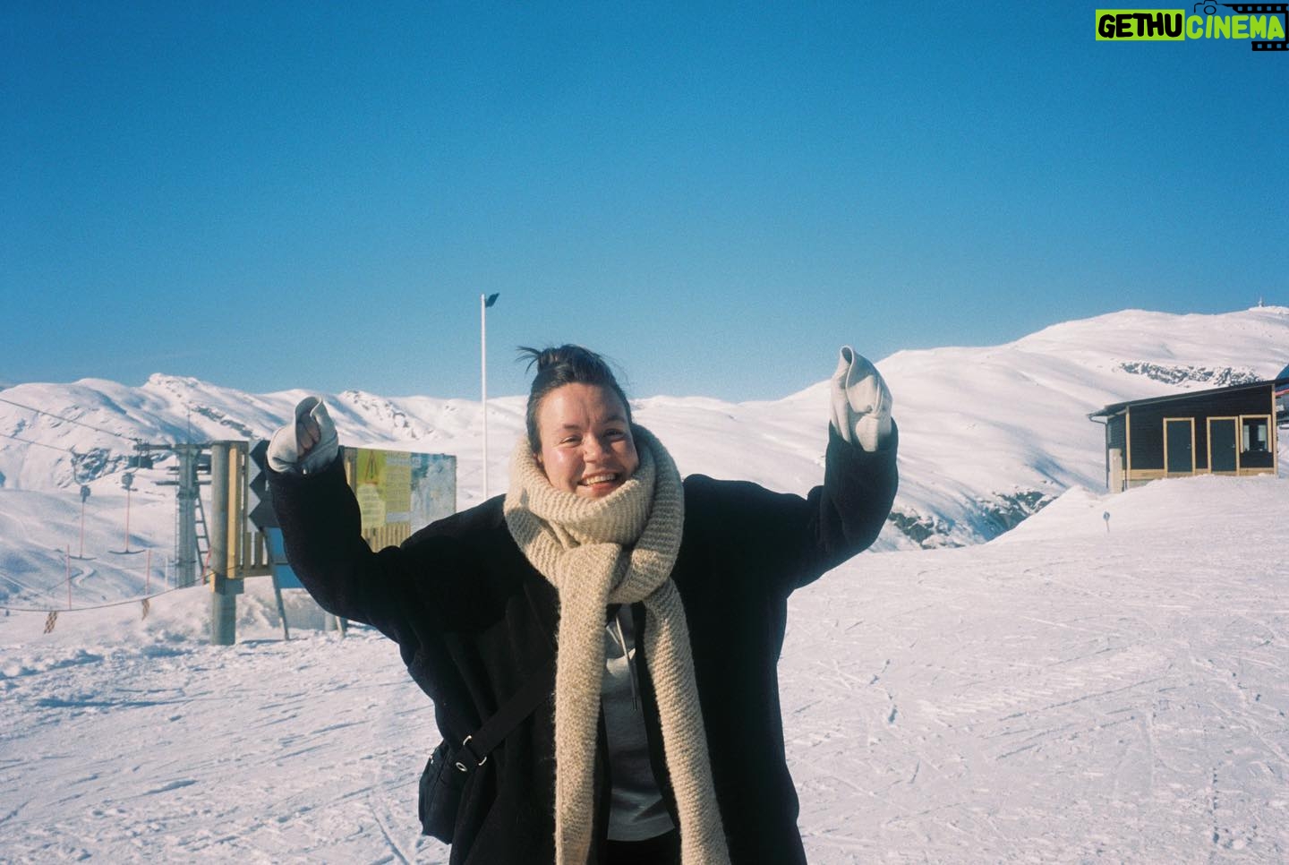 Ina Svenningdal - 804 Likes - A ski vacay from the 70’s without skis