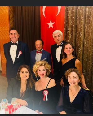 İnci Türkay Instagram - Cumhuriyetimizin 100.yılını büyük bir coşkuyla ve gururla kutladık🇹🇷🇹🇷🇹🇷🇹🇷
Yaşasın Cumhuriyet🇹🇷🇹🇷🇹🇷