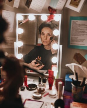 Indira Varma Instagram - 5 performances left to catch @indiravarma as Lady Macbeth in #MacbethTheShow in London.
 
📸: @emiliomadrid