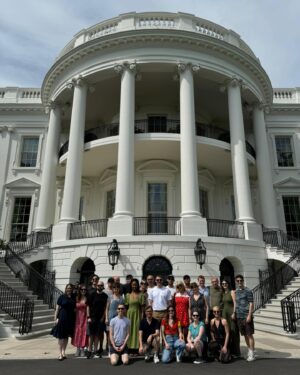 Indira Varma Instagram - #DC dump #Whitehouse 
you’ve been amazing. Thank you for having us 
What a brilliant city! And what an amazing company to experience it with ❤️
I still have my embossed paper towel from the whitehouse loos