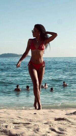 Indira Nascimento Instagram - Tchau Verão, obrigada por tudo!!! 
.
#tbt