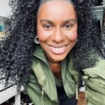 Indira Nascimento Instagram – GRWM para @umadocemaravilha 
.
Styling @luanadesa