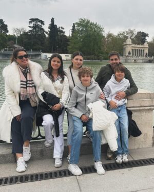 Inês Simões Instagram - Madrid with family🤍🐰 #easterholidays