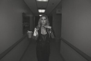 Ingrid Andress Instagram - last night was incredible for so many reasons. 1. @kelseaballerini broke the Thompson Boling Arena record for female country artists in ticket sales. And also put on a damn good show that showed her talent as well as her beautiful vulnerability. 
2. @itsgeorgiawebster and I got to sing with her and it was magical.
3. I got to play for you wonderful people and felt so welcomed into the space. Thank you Kelsea for being such a light, and thank you all for turning on your lights 🫶🏼Last photo is how I feel on the inside always 

📷 @kirstenbalani