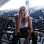 Ingrid Andress Instagram – MARYLAND HEIGHTS 🫶🏼 thank u for last night! not pictured: going to watch @nickelback for 30 mins after we played our show lollllll

📷 @worldfamousmuriel