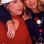 Ingrid Chauvin Instagram – Nous vous embarquons avec Isabelle dans un voyage unique à travers notre  vidéo spéciale fêtes : «  Préparer Noël sans perdre la boule «  nous avons pris tellement de plaisir , impossible de faire autrement pour moi 🙃  Je souhaite une belle découverte à tous ceux qui ne nous connaissent pas encore et je tiens à remercier toutes celles et ceux qui déjà nous on laissé de nombreux messages 😍 on adore vos commentaires ❣️. Je vous embrasse tendrement  #shiva #MenageEnScene #MenageDomicile #Astuce #ConseilShiva
