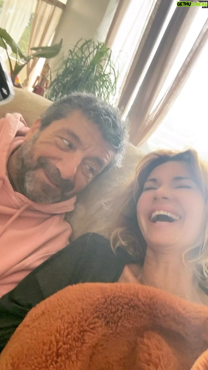 Ingrid Chauvin Instagram - Et vous c est quoi votre programme de l après -midi ? #love @philippewarrin