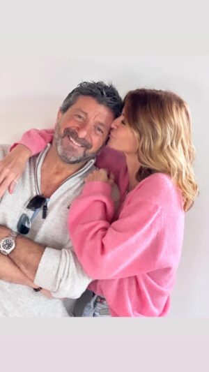 Ingrid Chauvin Instagram - Sous le regard de notre grand photographe @jean.luc.reichmann 📸❣️ #leomattei  Petit moment suspendu , sur le plateau 🎬😍. @philippewarrin