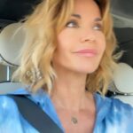 Ingrid Chauvin Instagram – Je vous embarque avec moi dans ma journée de tournage 🌸 #tournage @dna_tf1 @tf1 #smile #goodvibes