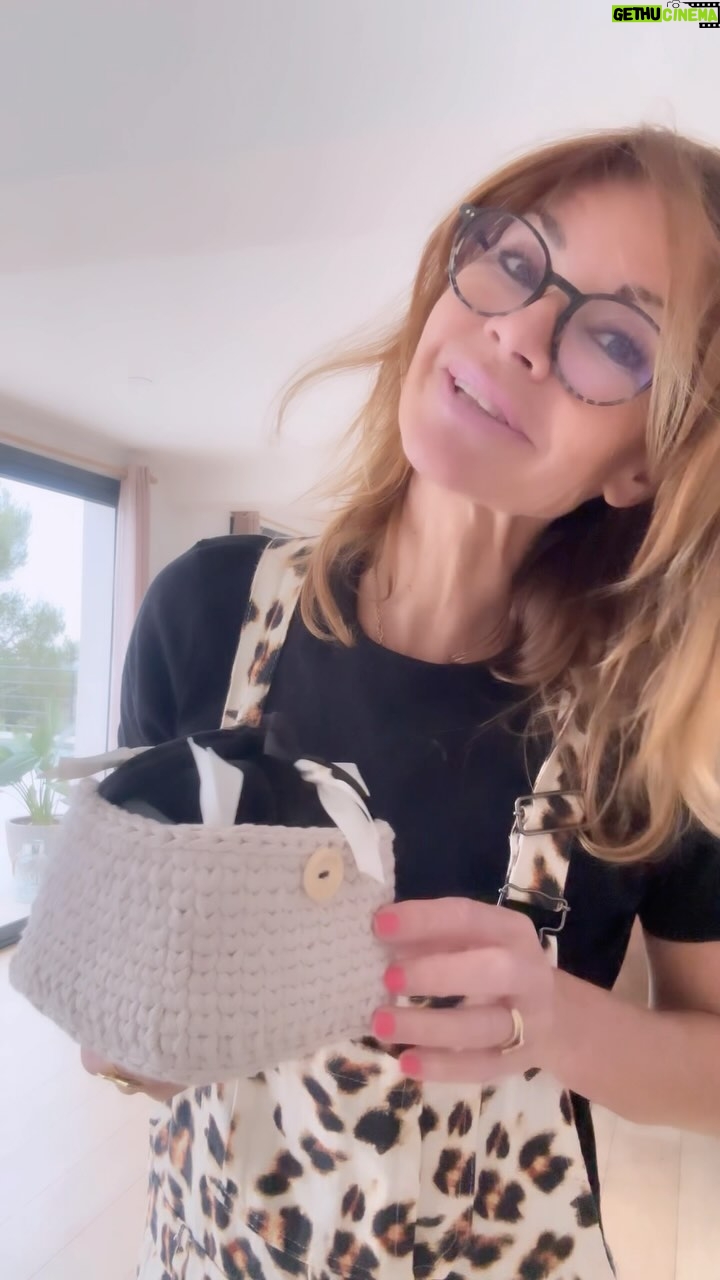 Ingrid Chauvin Instagram - Il m arrive de temps à autre de mettre en avant de jeunes entrepreneurs , le partage , l entre - aide . J aime ce lien que nous avons tissé ensemble ! Magali se bat depuis 8 ans contre une maladie invisible , elle a du changer de métier et se passionne pour la création de paniers en fils de coton . Ils sont délicats , elle est courageuse et je tenais à vous faire découvrir son début d activité . Pour celles et ceux qui sont curieux et sensibles à son parcours voilà son insta : @pretty_one8867 Je vous embrasse tendrement. Doux dimanche