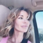 Ingrid Chauvin Instagram - « Quand il me tient dans ses bras , je vois la vie en rose «  @philippewarrin #monamour #love #rose #simplylife #amour