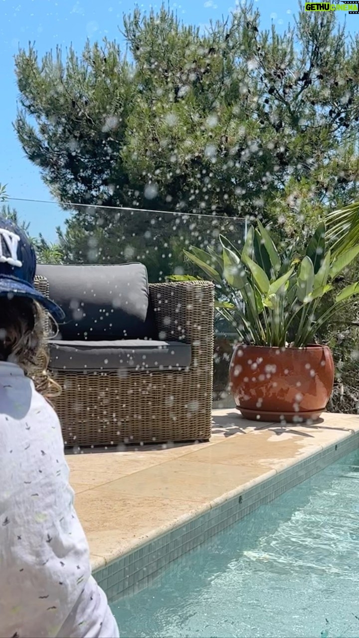 Ingrid Chauvin Instagram - À chaque journée son invention aquatique 🐟 . Belles vacances à tous 🎉. #passion #water #holidays #monfils #sète