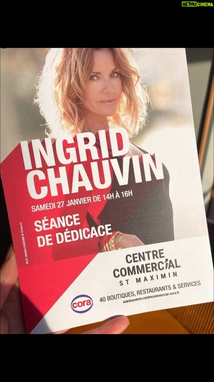 Ingrid Chauvin Instagram - Je suis une « Échappée Belle « et je remercie la vie chaque jour de m avoir offert la force nécessaire de fuir cet enfer là …. Je ne serai pas aussi épanouie que je ne le suis aujourd’hui , sans avoir eu la chance de retrouver Philippe ❣️. Alors à toi « chouchou « merci d être qui tu es et de me permettre d être aussi heureuse et joueuse à tes côtés . Un immense MERCI à vous tous également qui avez été si nombreux aujourd’hui , je reprends la route vers Sete , le cœur rempli de vous , de vos mots , de vos câlins , merci à toute l équipe de @centrecommercialsaintmaximin , l humain est au centre de vos préoccupations , j ai passé sincèrement un très agréable moment auprès de vous . Belle continuation …. Je vous embrasse tendrement 🩵. #week #dedicace #rencontre #emotion @philippewarrin @editionsmichellafon