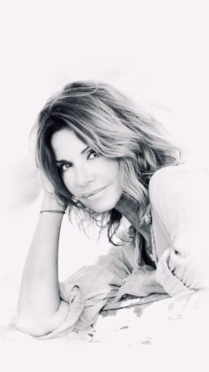 Ingrid Chauvin Instagram - Une journée rien que pour nous , avant l arrivée tant attendue des 4 enfants !!! La vie , la vraie et son quotidien qui me va si bien à tes côtés 🦋. On vous embrasse affectueusement 🌸. @philippewarrin #simplylife #nous