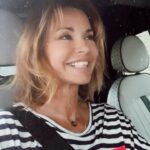 Ingrid Chauvin Instagram - «  un sourire n est pas anodin . S il est dessiné sur un visage , c est qu’il a toute une histoire «  - Et qu elle belle histoire !!!! Merci pour tous vos messages chaque jour , c est un bonheur total de vous lire 💗. @dna_tf1 @tf1 #tournage #vous #nous