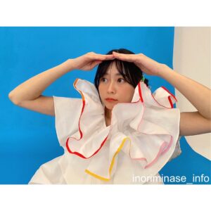 Inori Minase Instagram - 🥟

#カレンダー2024
#表紙
#おしゃかわ