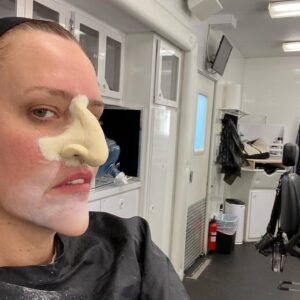 Ione Skye Instagram - There are certain people who I’d do anything to work with, like @aliwong . So when I was asked to spend 2 days in heavy prosthetics for a blink-and-youll-miss-it cameo as “mysterious woman”….I said yes please.  BEEF on @netflix now.