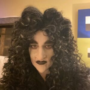 Ione Skye Instagram - There are certain people who I’d do anything to work with, like @aliwong . So when I was asked to spend 2 days in heavy prosthetics for a blink-and-youll-miss-it cameo as “mysterious woman”….I said yes please.  BEEF on @netflix now.