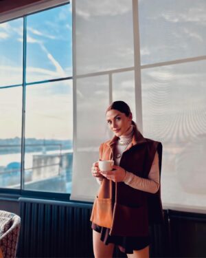 İpek Bağrıaçık Instagram - ..to the most beautiful sunsets..🥂