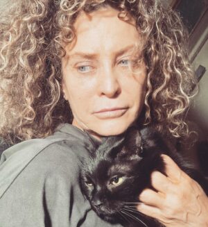 İpek Tenolcay Instagram - Turne dönüşü tripli yakınlaşma 🙈

#pure #love #cat #black