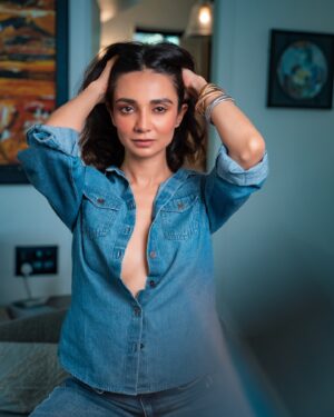 Ira Dubey Instagram - 🦋👖🧢🧊🧬💥✨

@areesz
@bombaebyaisha 
@harrysingh_93 
@viariaccessories