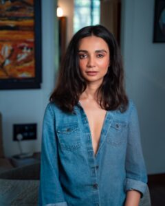 Ira Dubey Instagram - 🦋👖🧢🧊🧬💥✨ @areesz @bombaebyaisha @harrysingh_93 @viariaccessories