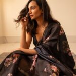 Ira Dubey Instagram – Sundays are for flowers 🌺 

Shot by @yousef_alshabeeb