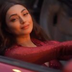 Ira Sone Instagram - Bebaak befikr aur.. Captured by- @pixelpassionfotography MUA- @makemeover.sonalishinde #jazbaat #shayarilover #ehsaas #ootd #reels #reelsinstagram #reelitfeelit #love #reddress #whatyouseekisseekingyou #blessedbe