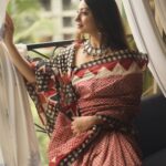 Ira Sone Instagram - मोहमाया 🤍 . . . #explorepage #explore #explorar #explorer #exploremore #saree #sareelove #sareeindia #sareesilk #portrait #indianwomen