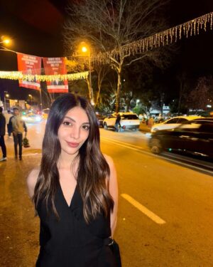 İrem Yüksel Instagram - What a Night🥂
Canımız doğmuş🫠 (Merve yerinde durmadığın için harcandım yazmak sana yasak!❤️‍🔥)