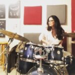 Irem Altug Instagram - @studyobaterizm @canturfan Gelişine vurmak lazım çünkü hayat hatalarla güzel 👍 #mustangsally