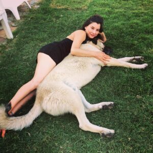 Irem Altug Instagram - Yaz aşkı ❤️ @project_petgang