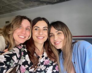 Irene Arcos Instagram - Chimpún… 
Ya disponible la Temporada 2 completa en @movistarplus 
#TodosMienten 
…Ojalá os guste …
(DaleAtuCuerpoAlegriaMacarena)
💫😏